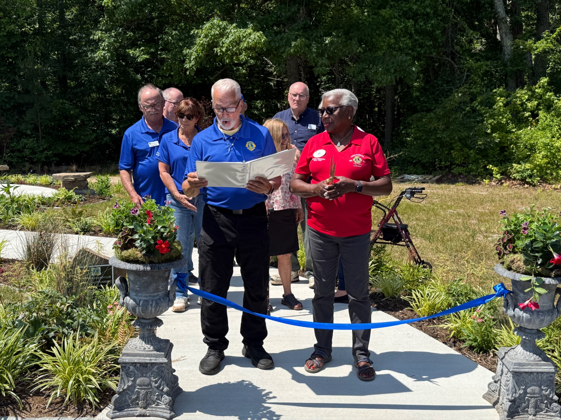 Oak Ridge Lions Club members at the garden ribbon cutting